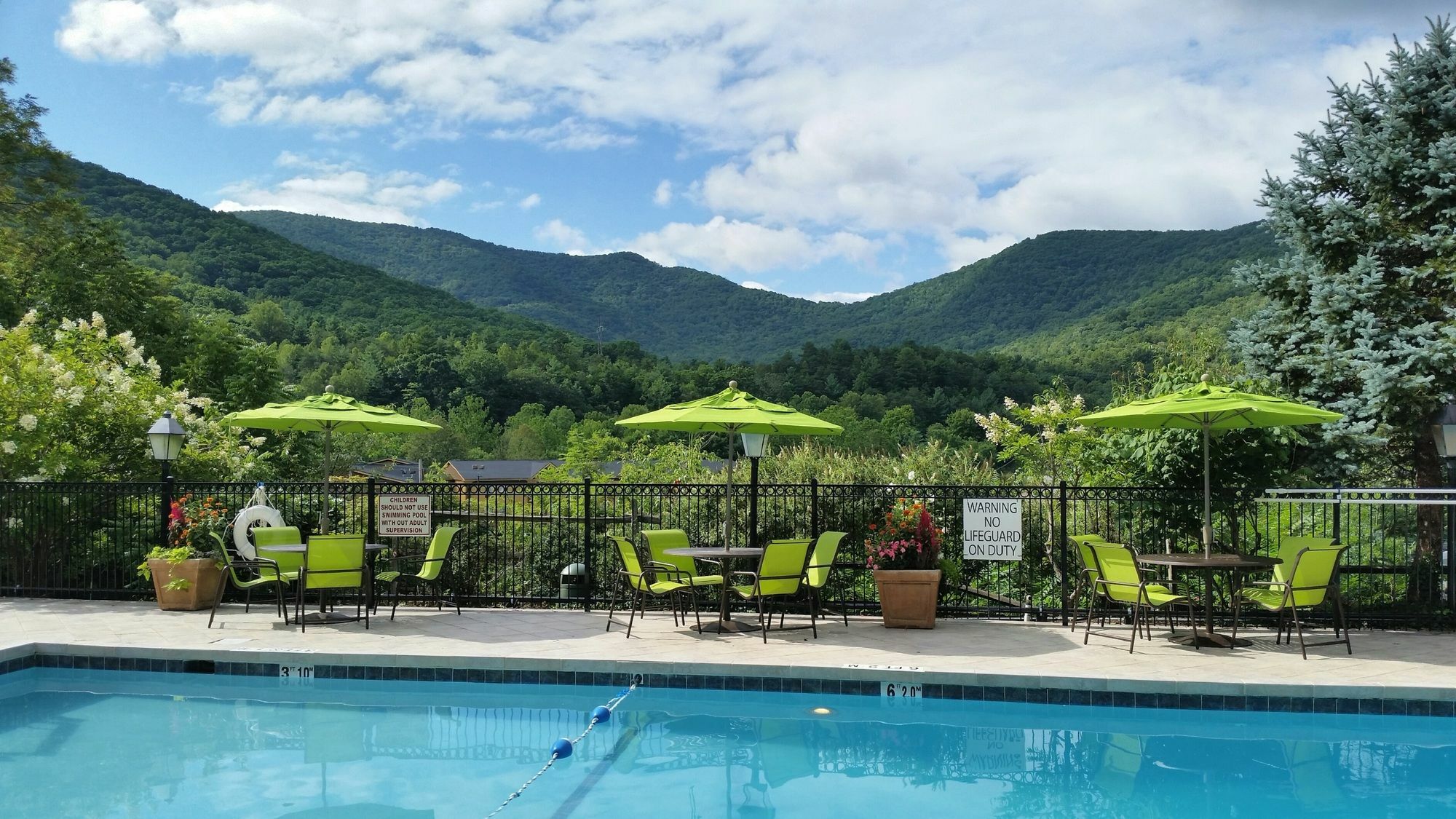 Holiday Inn Asheville East-Blue Ridge Pkwy By Ihg Exterior photo