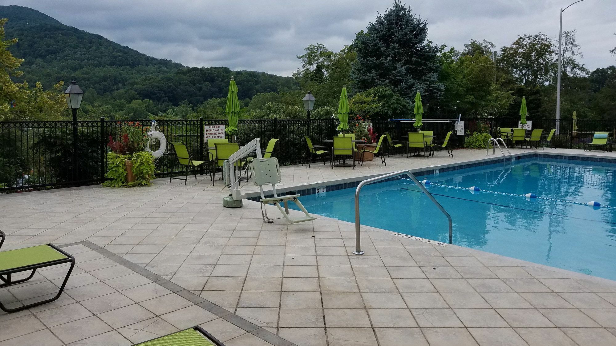 Holiday Inn Asheville East-Blue Ridge Pkwy By Ihg Exterior photo